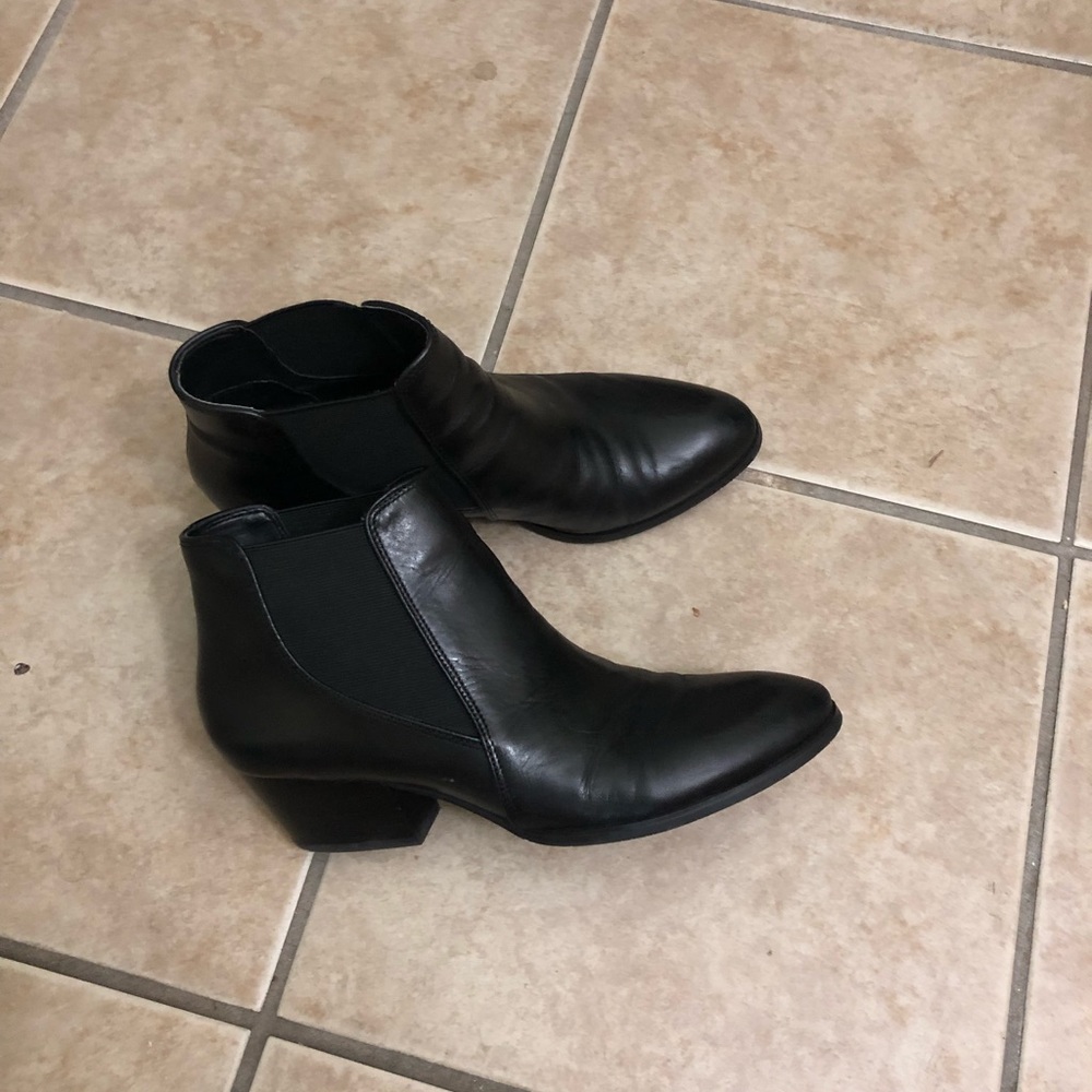 Ladies leather booties